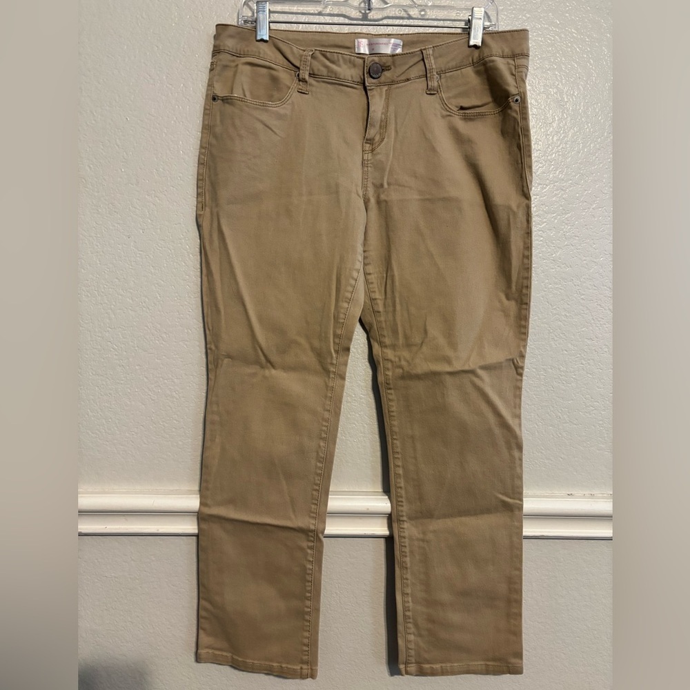 No Boundaries Women’s Juniors khaki pants size 15